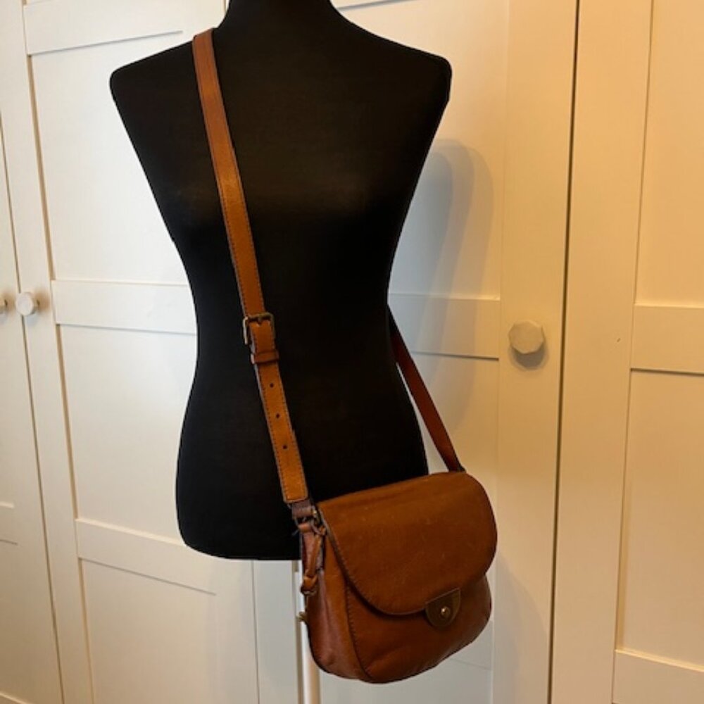 Fossil Emi Saddle crossbody bag